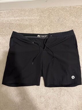 Vuori Black Bahia Boardshorts